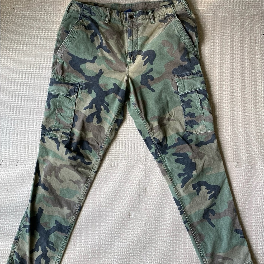 Gap Camouflage Cargo Pants